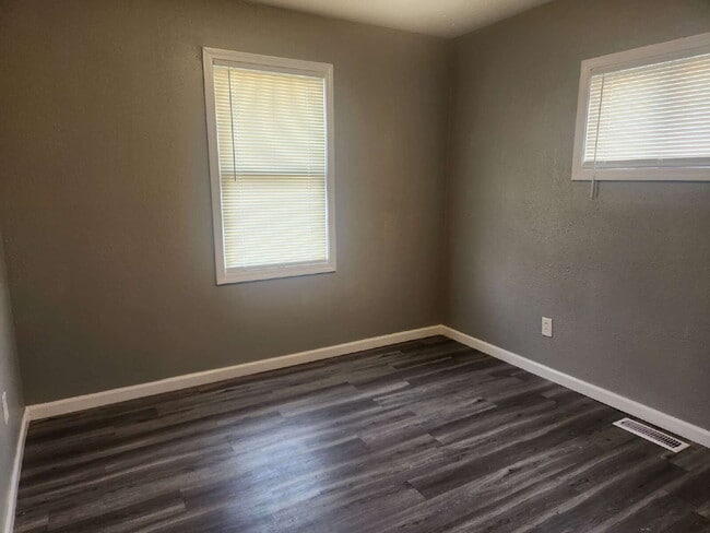 Building Photo - Charming 4-Bedroom Gem in Cahokia Heights!