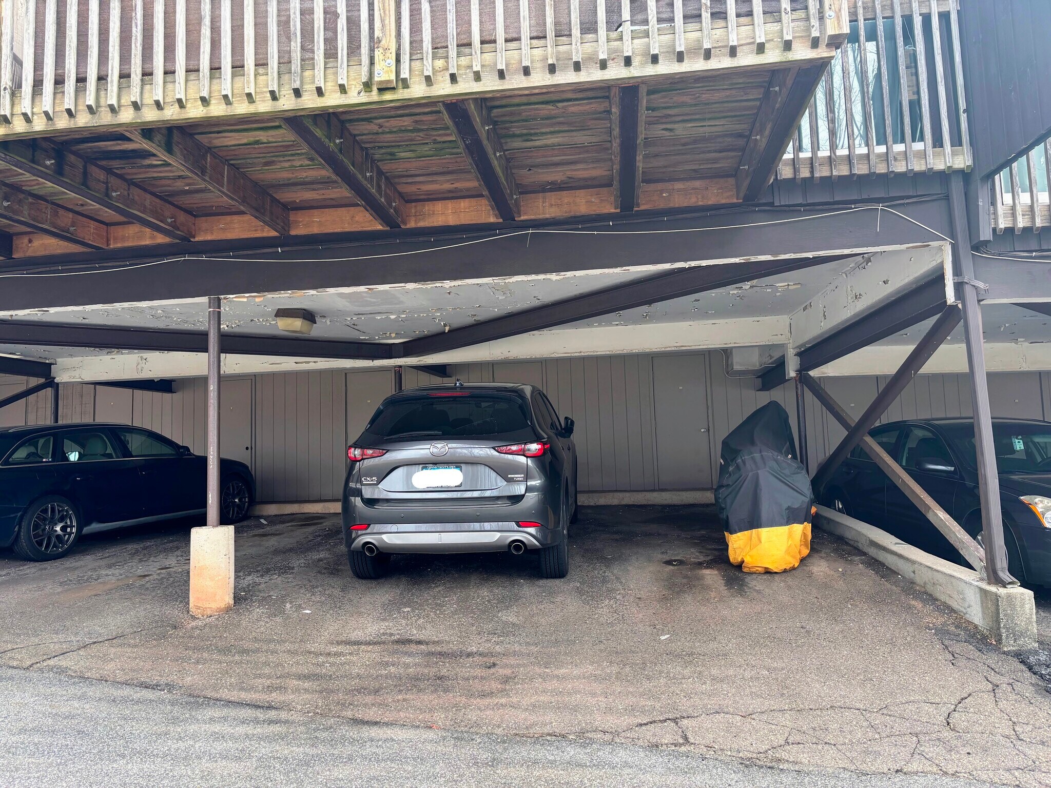 Building Photo - 14B Country Squire Dr