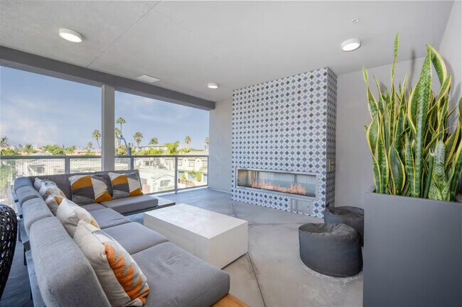 Building Photo - 4388 Ohio St