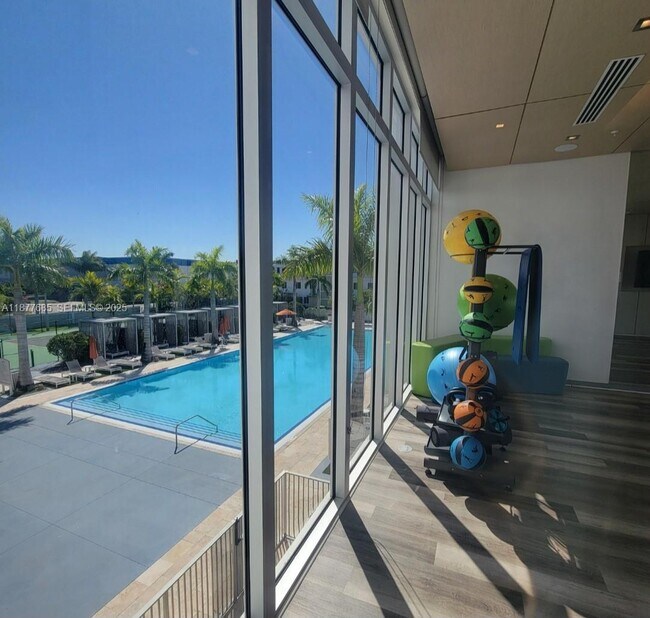 Building Photo - 10440 NW 67th St