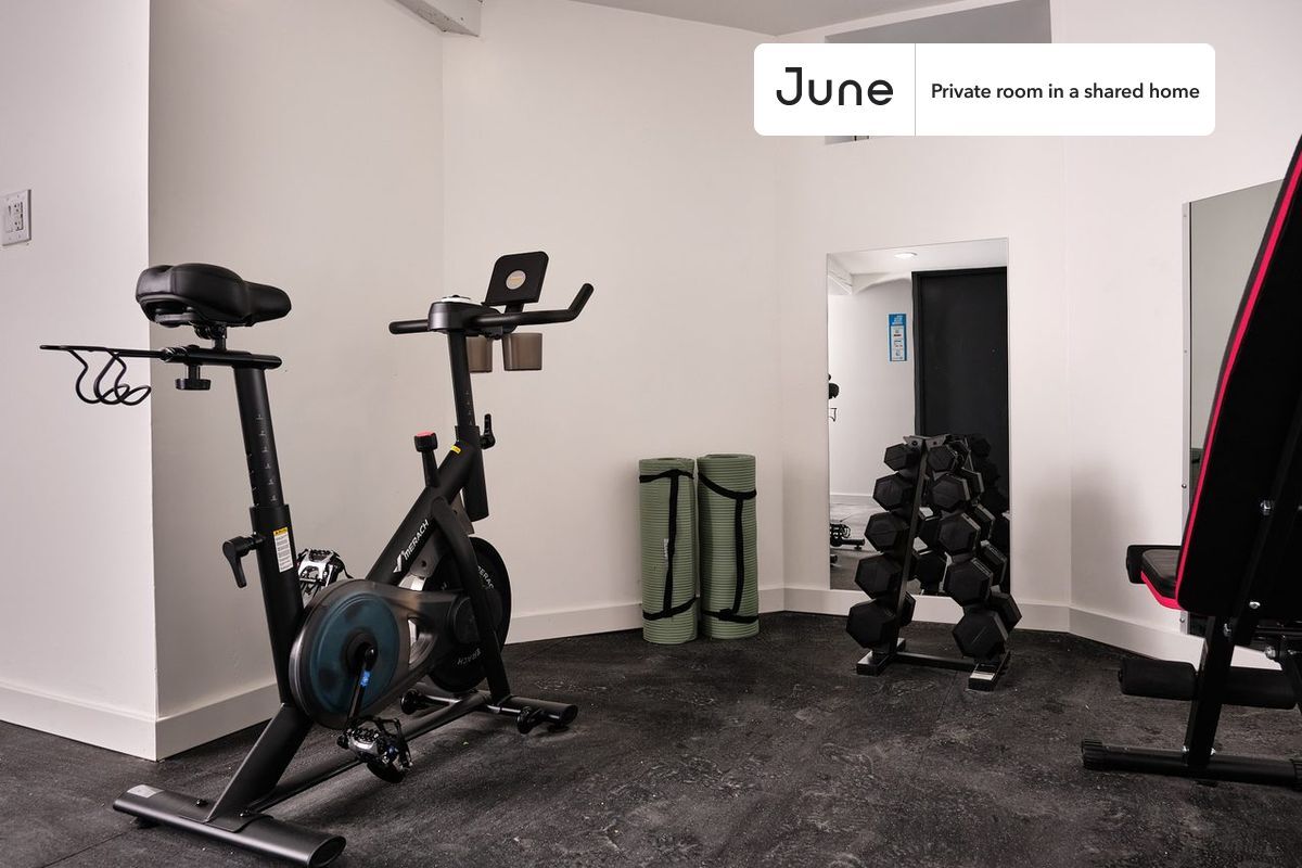 Building Photo - Room in Shared 4 bed/2 bath home