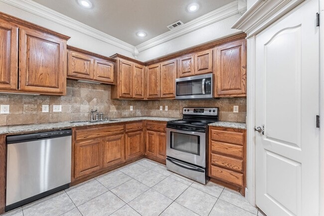 Building Photo - Dont miss out! This wont last long.