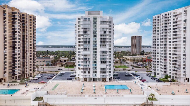 Building Photo - Completely Renovated High-Rise Condo with Ocean & River Views