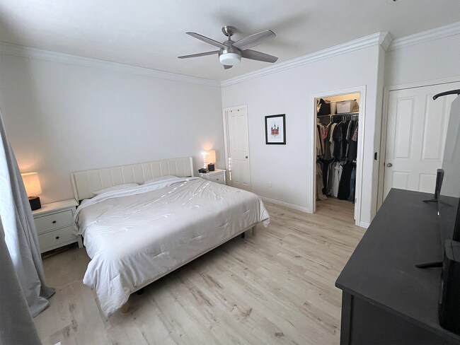 Building Photo - 8781 Jefferson Dr