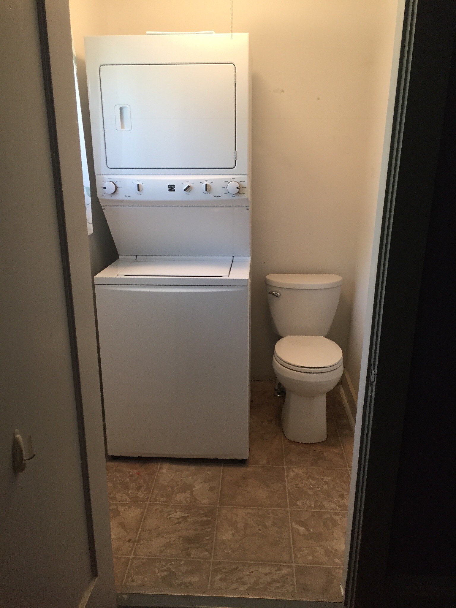 Stacking washer/dryer - 2815 E Vermont St