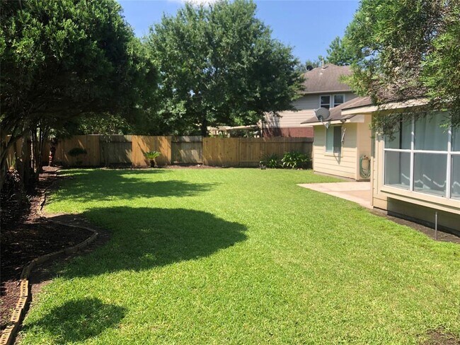 Building Photo - 2915 High Canyon Ct