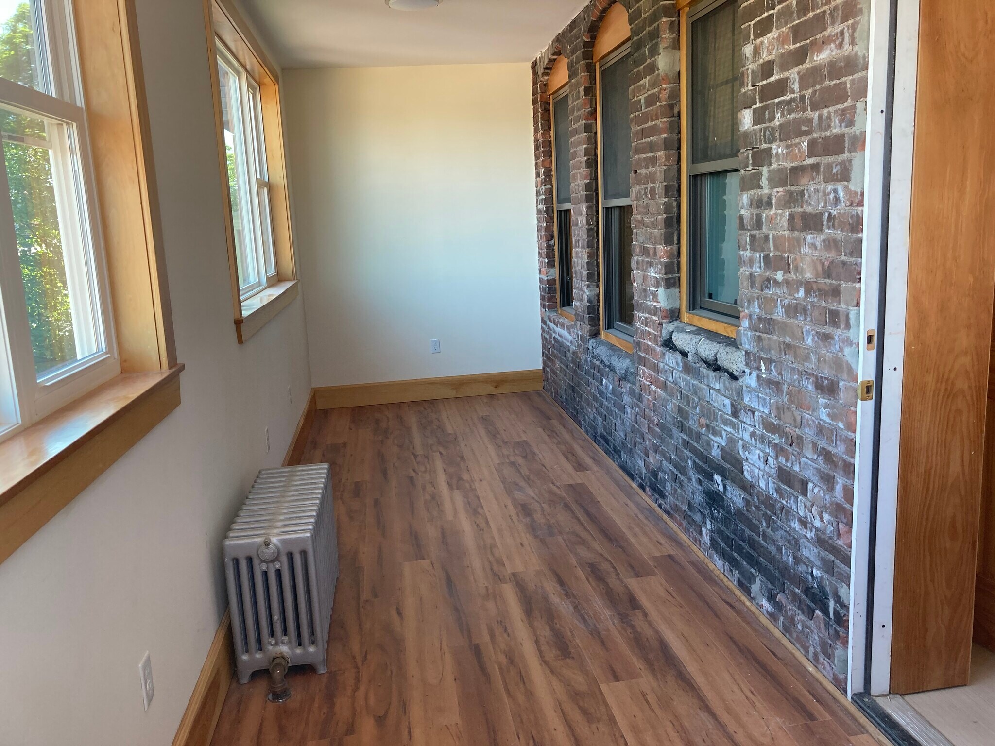 Building Photo - 149 Hillside St