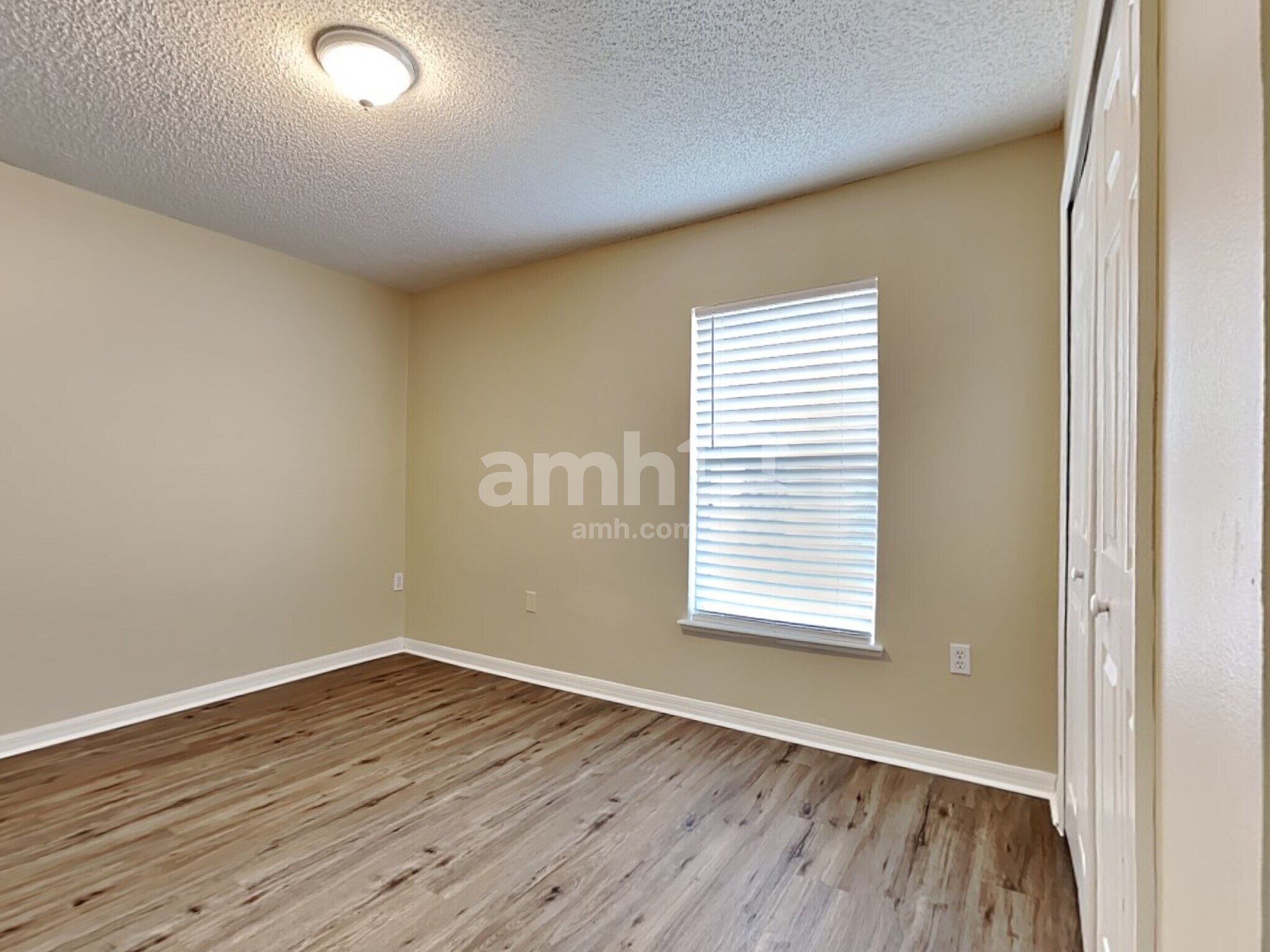 Building Photo - 12285 Hickory Forest Rd