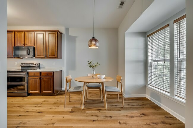 Building Photo - "Charming 3-Bedroom Retreat in Fort Mill -...