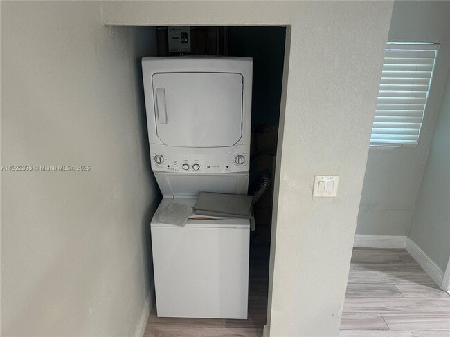 Building Photo - 20250 SW 182nd Ave