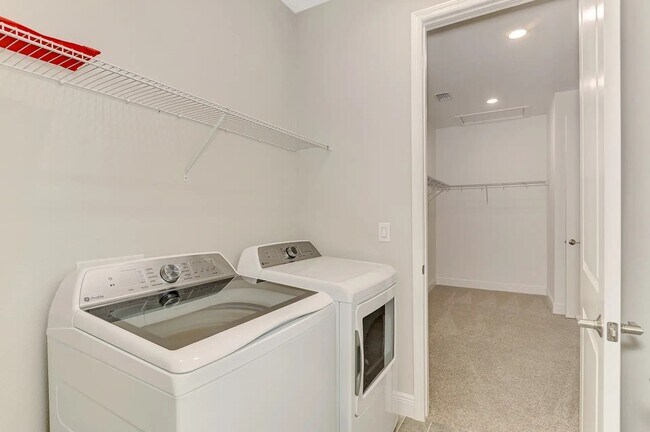Building Photo - 5664 Blue Reef Pl
