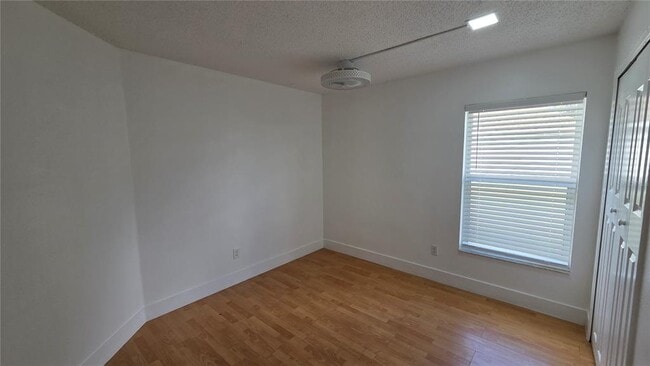 Building Photo - 2613 Brookshire Ct