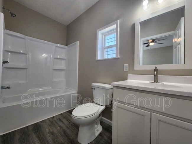 Building Photo - 1108 W Ewing St