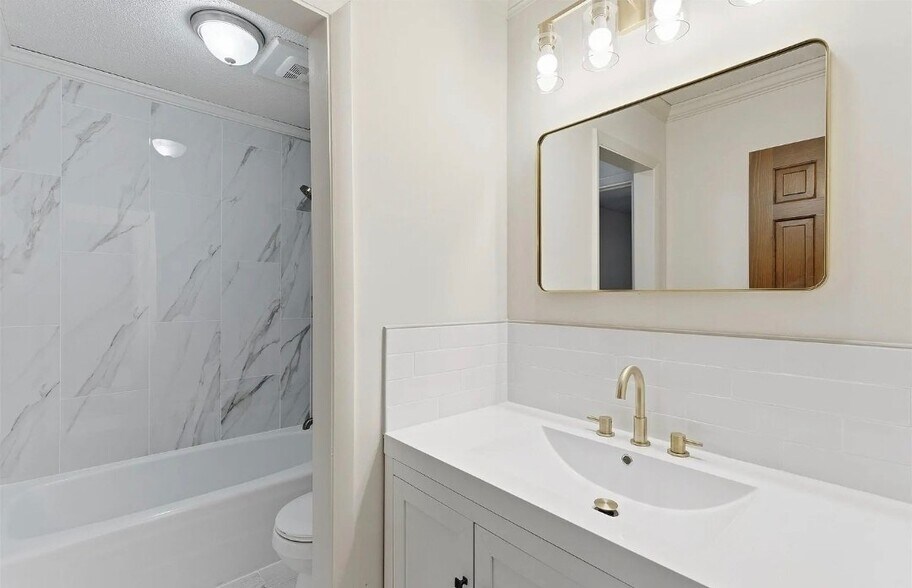 Building Photo - 1233 Frances St