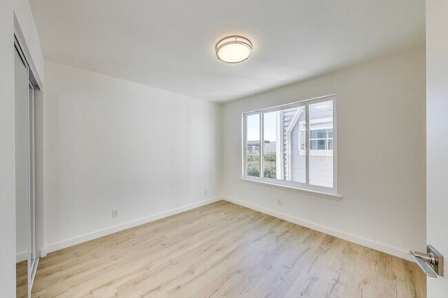 Building Photo - 2137 Lombard St