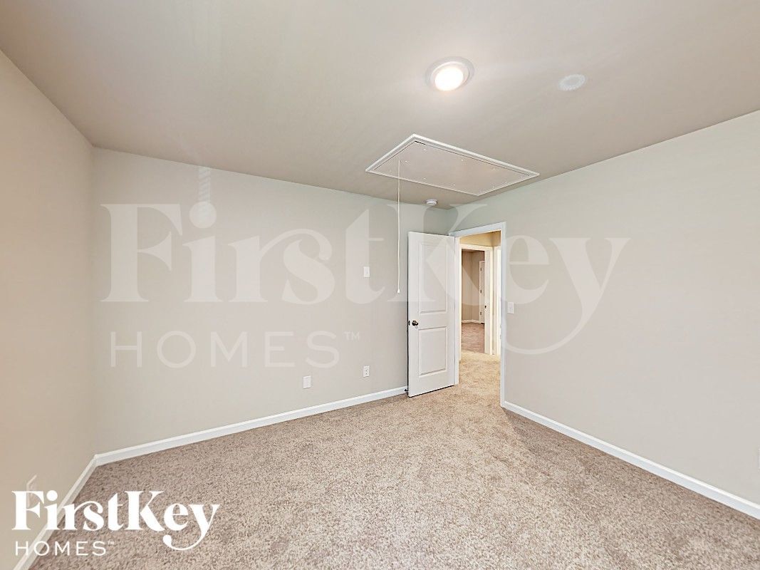 Building Photo - 1709 Rocky River Rd