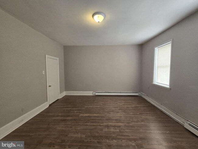 Building Photo - 3047 Frankford Ave