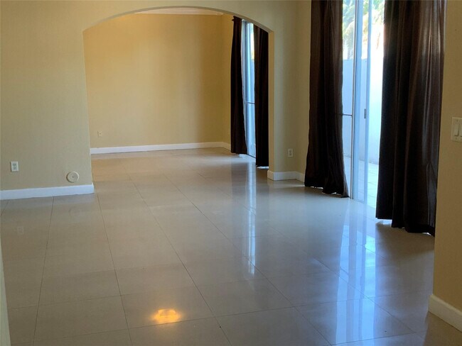 Building Photo - 15603 SW 41st St