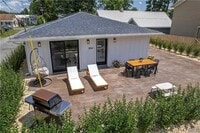 Building Photo - 1014 Main St