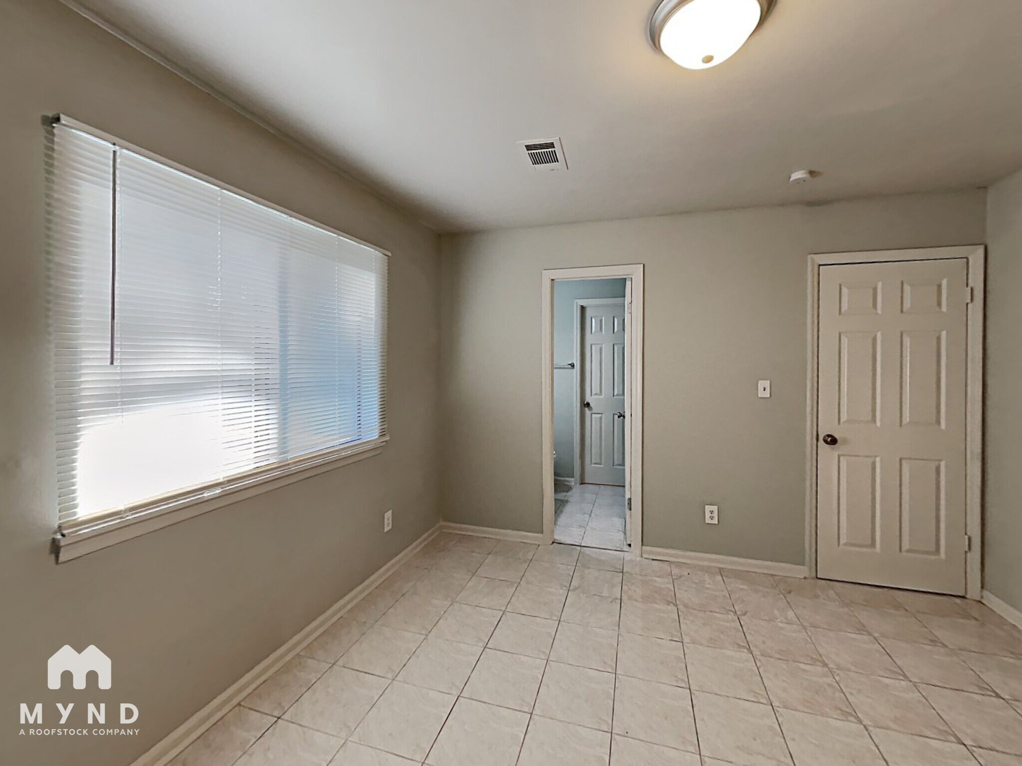 Building Photo - 9062 Homewood Dr