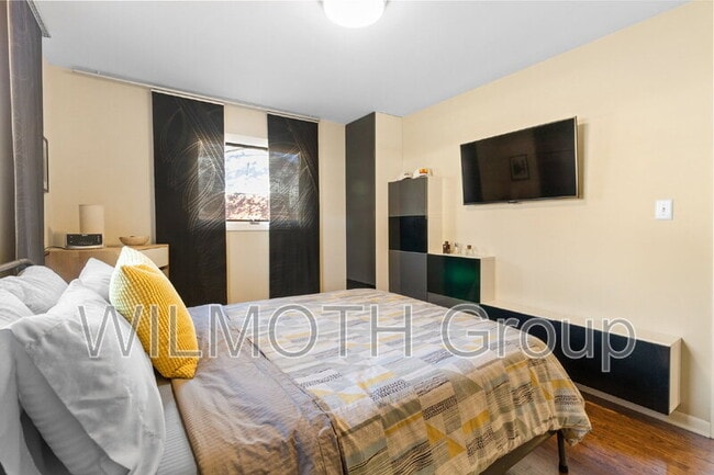 Building Photo - 10327 Orchard Park Dr W