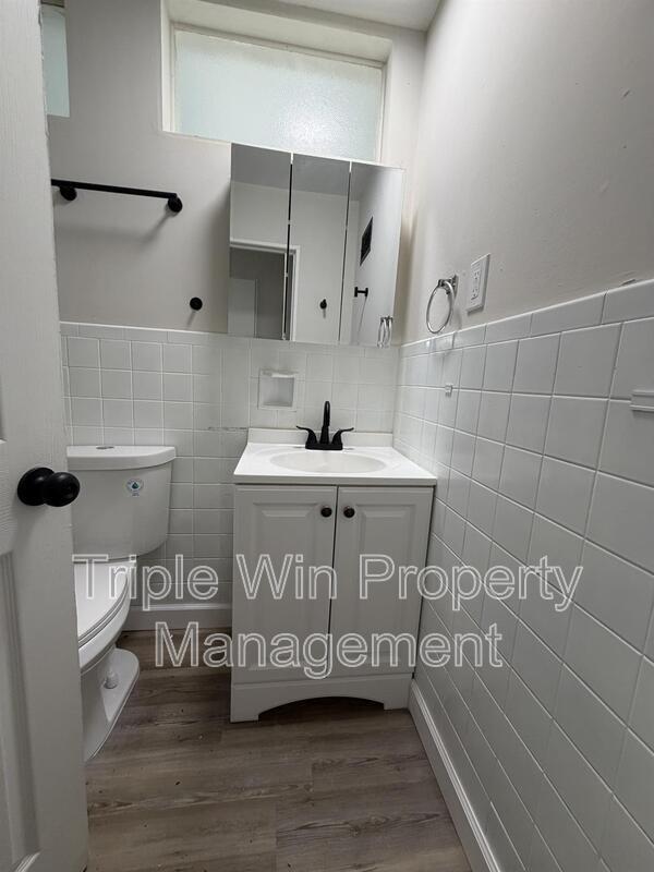 Building Photo - 2257 Luxmore Dr