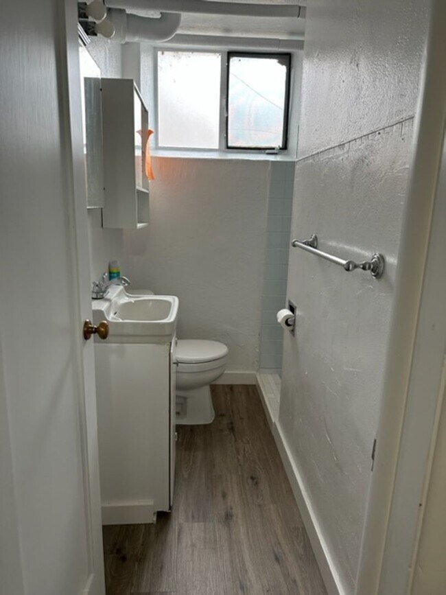 Building Photo - Belk