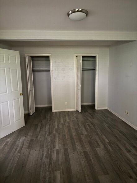 Building Photo - 550 Harding Pl