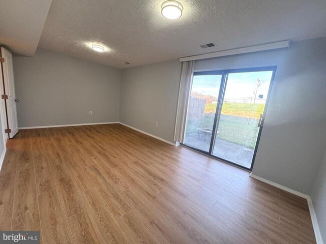 Building Photo - 17 Holland Hill Ct