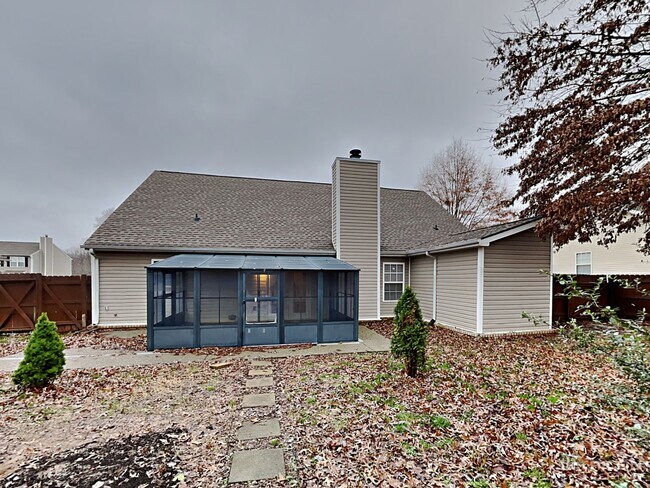 Building Photo - 141 Willowleaf Ln