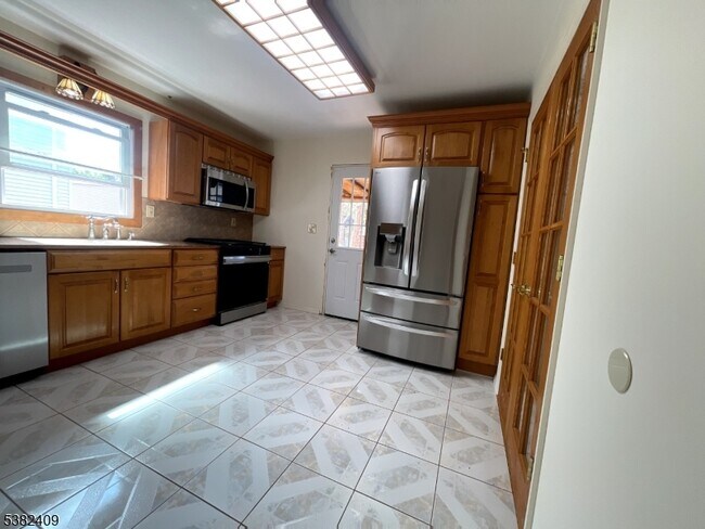 Building Photo - 331 Boxwood Ct