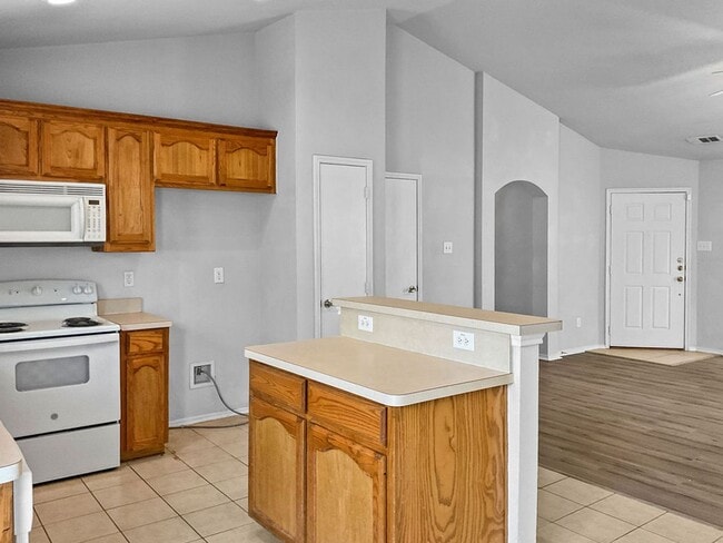 Building Photo - 6521 Regina Dr