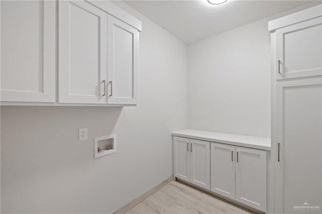 Building Photo - 1216 N Lincoln Ave