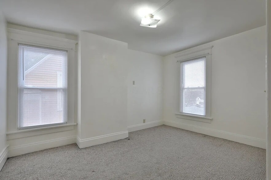 Building Photo - 2045 N 4th St