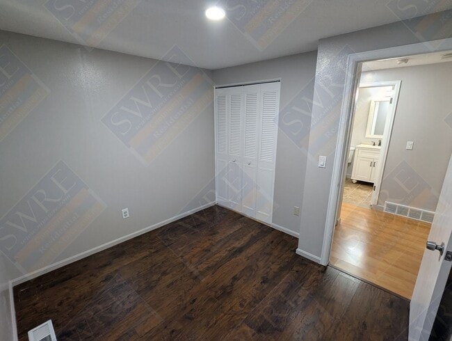 Building Photo - 3107 Scott Dr