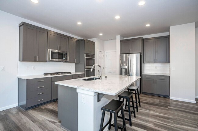 Building Photo - Newer 3-Bed Edgewood Home with A/C, Loft, ...