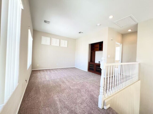 Building Photo - Wonderfully two-story single-family property