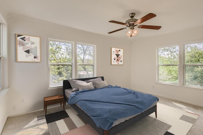 Building Photo - Updated & charming Lavaca home with large fenced yard