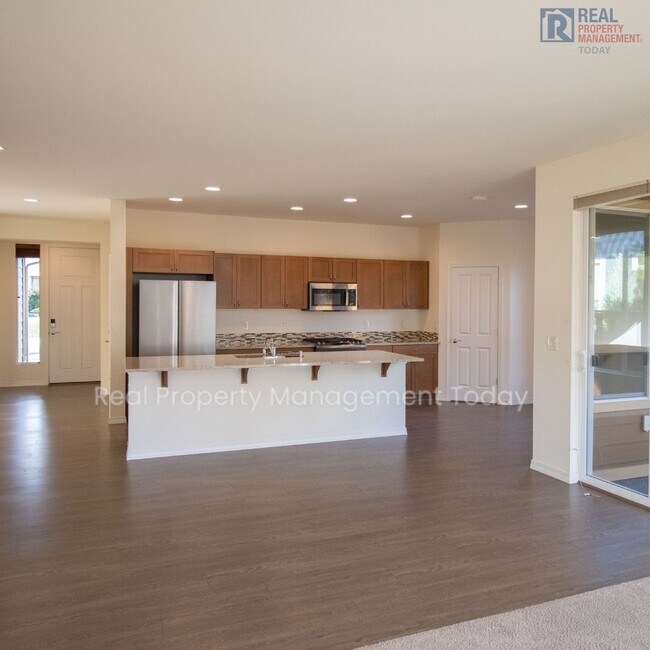 Building Photo - Beautiful 2 Bed Rambler! 55+ Community!