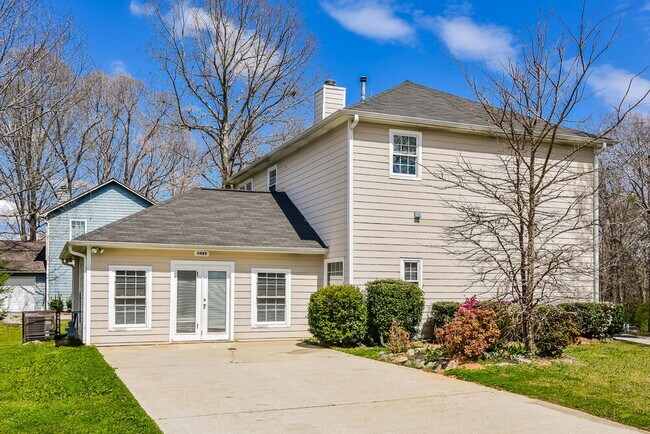 Building Photo - 3443 Oaktree Way