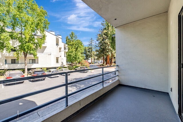 Building Photo - 4685 Albany Cir