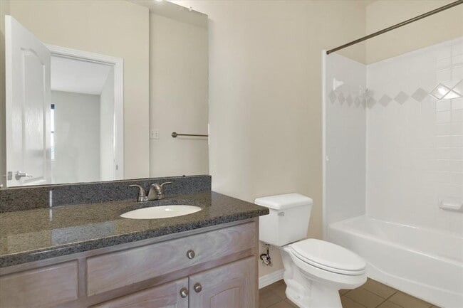 Building Photo - 5913 Mountain Villa Dr