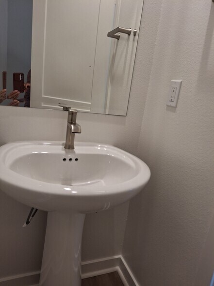 Building Photo - 4672 Catmint Ln