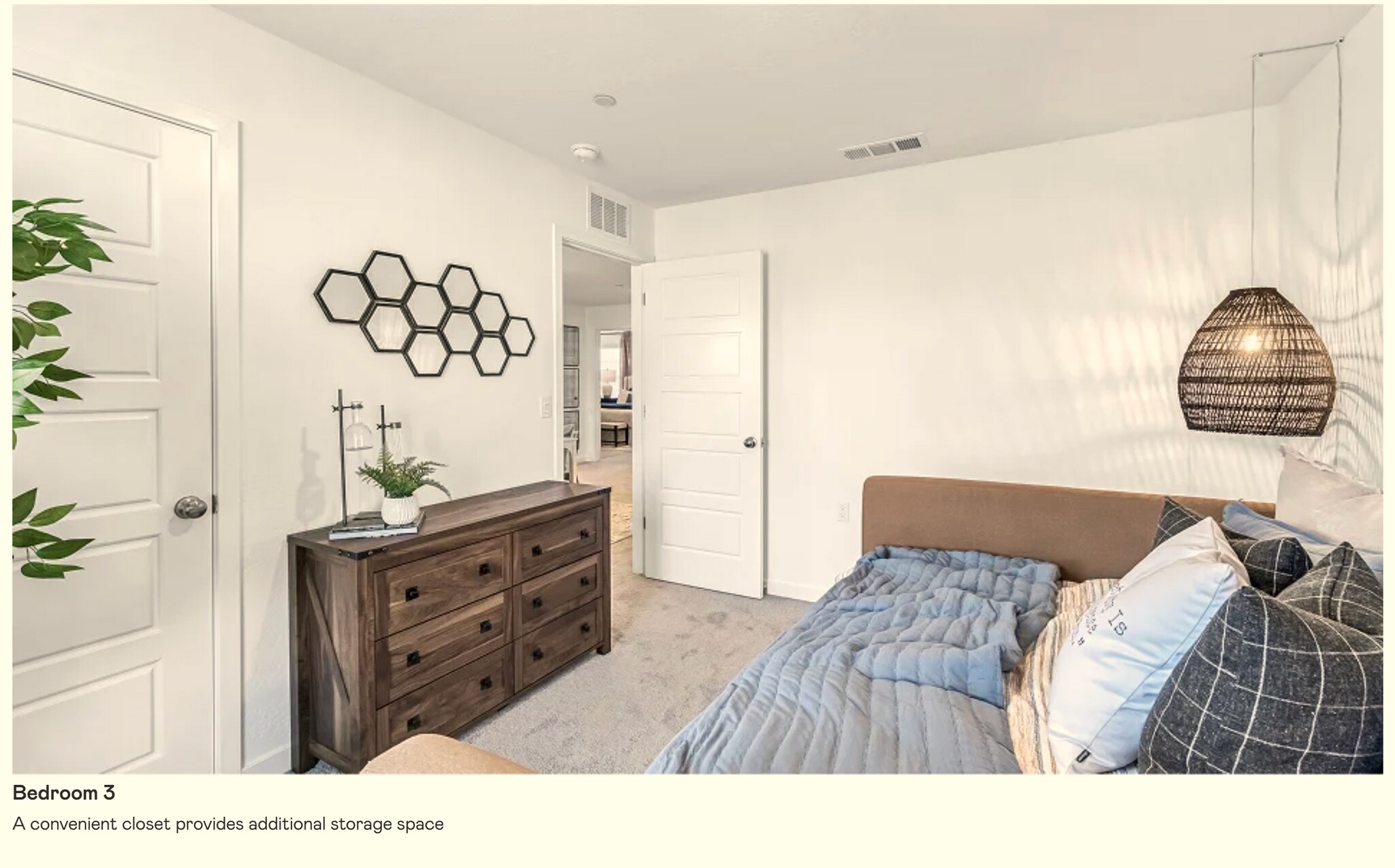 Building Photo - 4446 Buckingham Ave