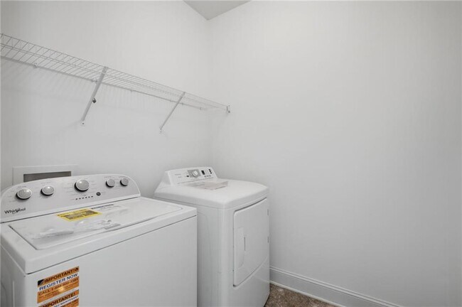Building Photo - 5060 Rialto Way