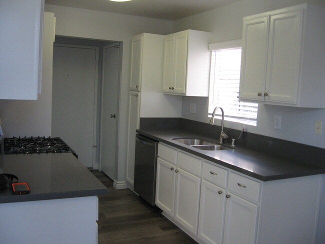 Building Photo - 9900 Jordan Ave