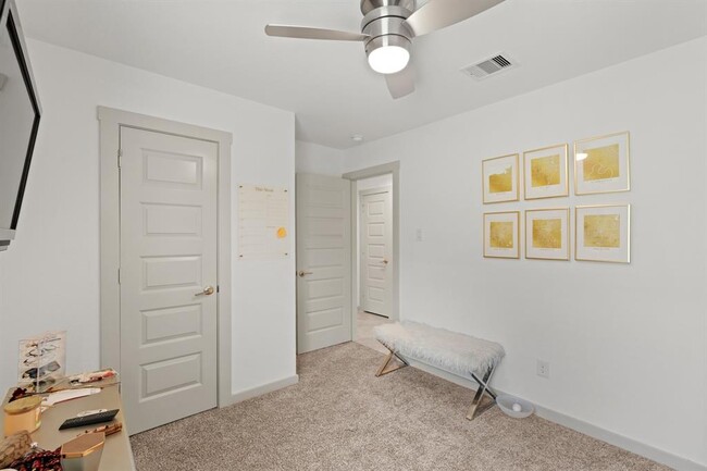 Building Photo - 29407 Ella Larchmont Ct