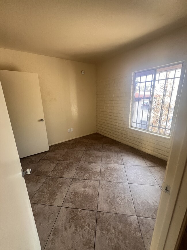 Building Photo - 1307 S Copias Way