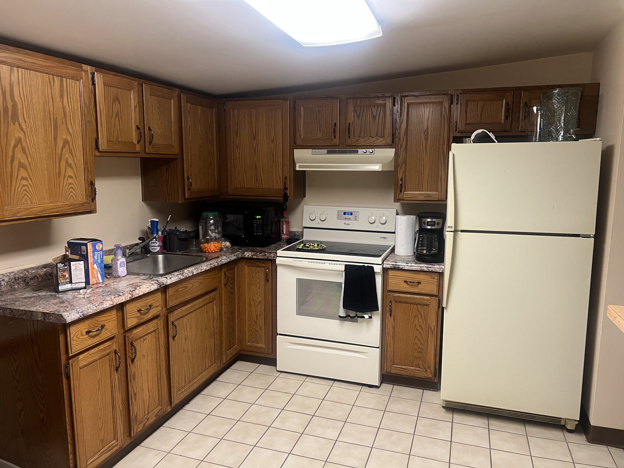 Kitchen - 723 E Pine St