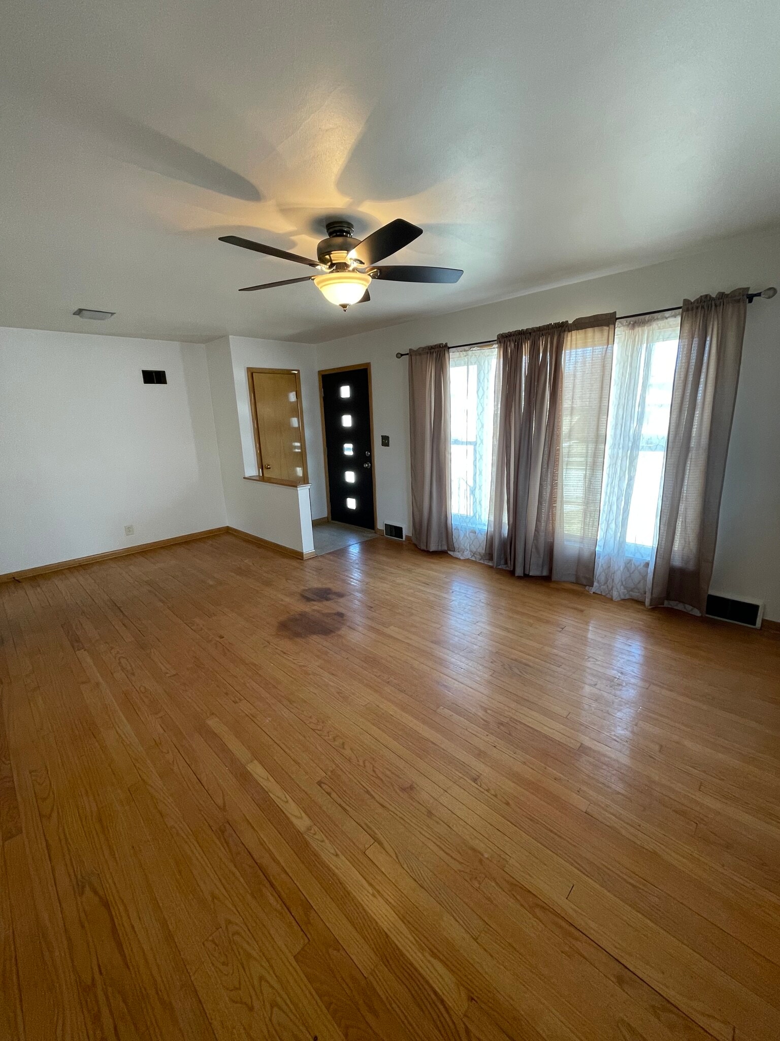 Building Photo - 3957 N 98th St